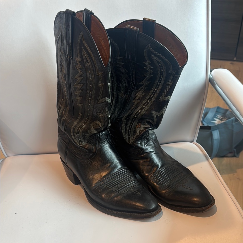Lucchase Black Leather Cowboy Boots. men’s